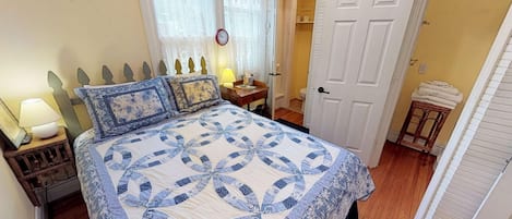 1 bedroom, WiFi (free), bed sheets