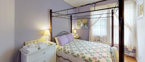 1 habitación, tabla de planchar con plancha, wifi gratis y ropa de cama