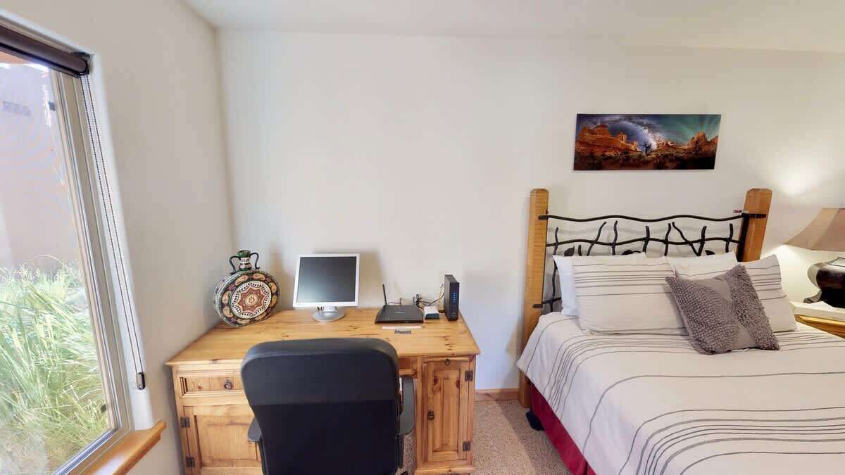 4 bedrooms, iron/ironing board, WiFi (free), bed sheets