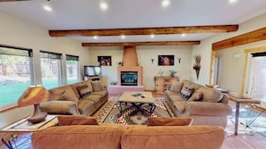 Smart TV, fireplace - Arena Roja - 2279, Southwest 4 bedroom house (Moab)