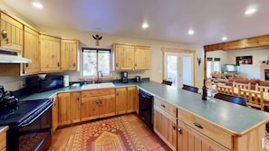 Fridge, microwave, stovetop, dishwasher - Arena Roja - 2279, Southwest 4 bedroom house (Moab)