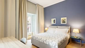 3 bedrooms, desk, iron/ironing board, travel cot