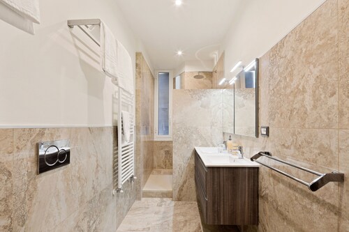 Cinque Terre The Promenade Apt - Two bathrooms