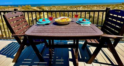 ON THE BEACH. PET-FRIENDLY. LINENS INCLUDED.
