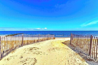 ON THE BEACH. PET-FRIENDLY. LINENS INCLUDED.