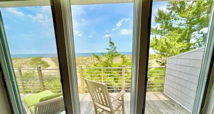 ON THE BEACH. PET-FRIENDLY. LINENS INCLUDED.