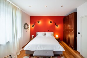 3 Schlafzimmer, Zimmersafe, Schreibtisch, Bügeleisen/Bügelbrett