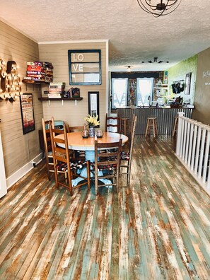 Dining - HRH Downtown NY Style Loft,  #tnstateparks #waterfalls = (Sparta)