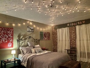 Room - HRH Downtown NY Style Loft,  #tnstateparks #waterfalls = (Sparta)