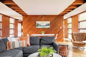 TV, fireplace, offices