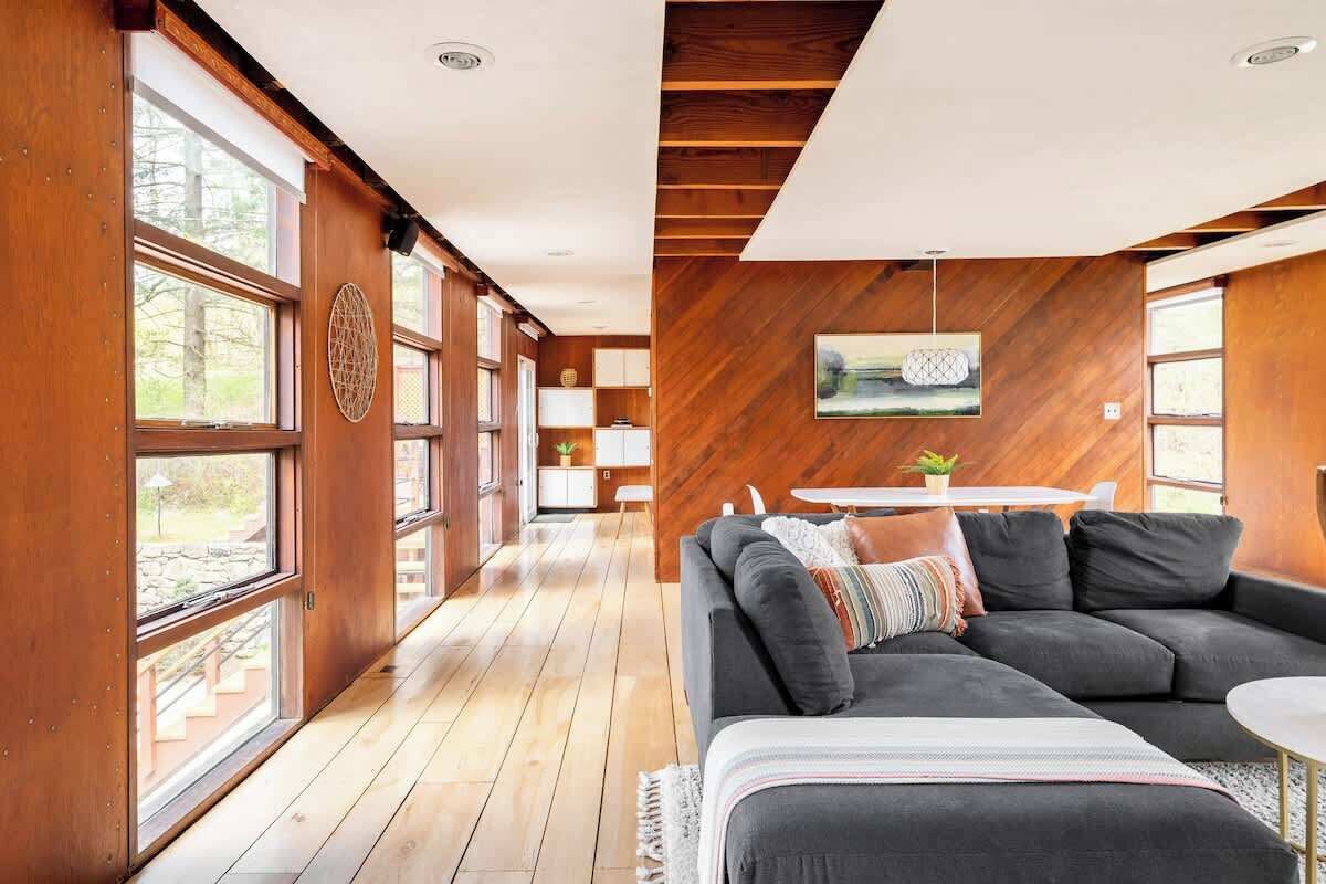 テレビ、暖炉、書斎 / ワークスペース