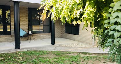 “Haven” East Albury. Pet friendly! Close to Hospital, Free Wifi & Netflix!
