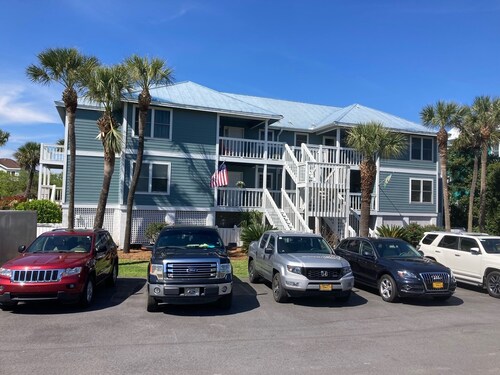 2 bedroom, 2 bath Condo. Pet friendly.