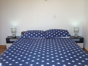 3 bedrooms, iron/ironing board, free WiFi, bed sheets