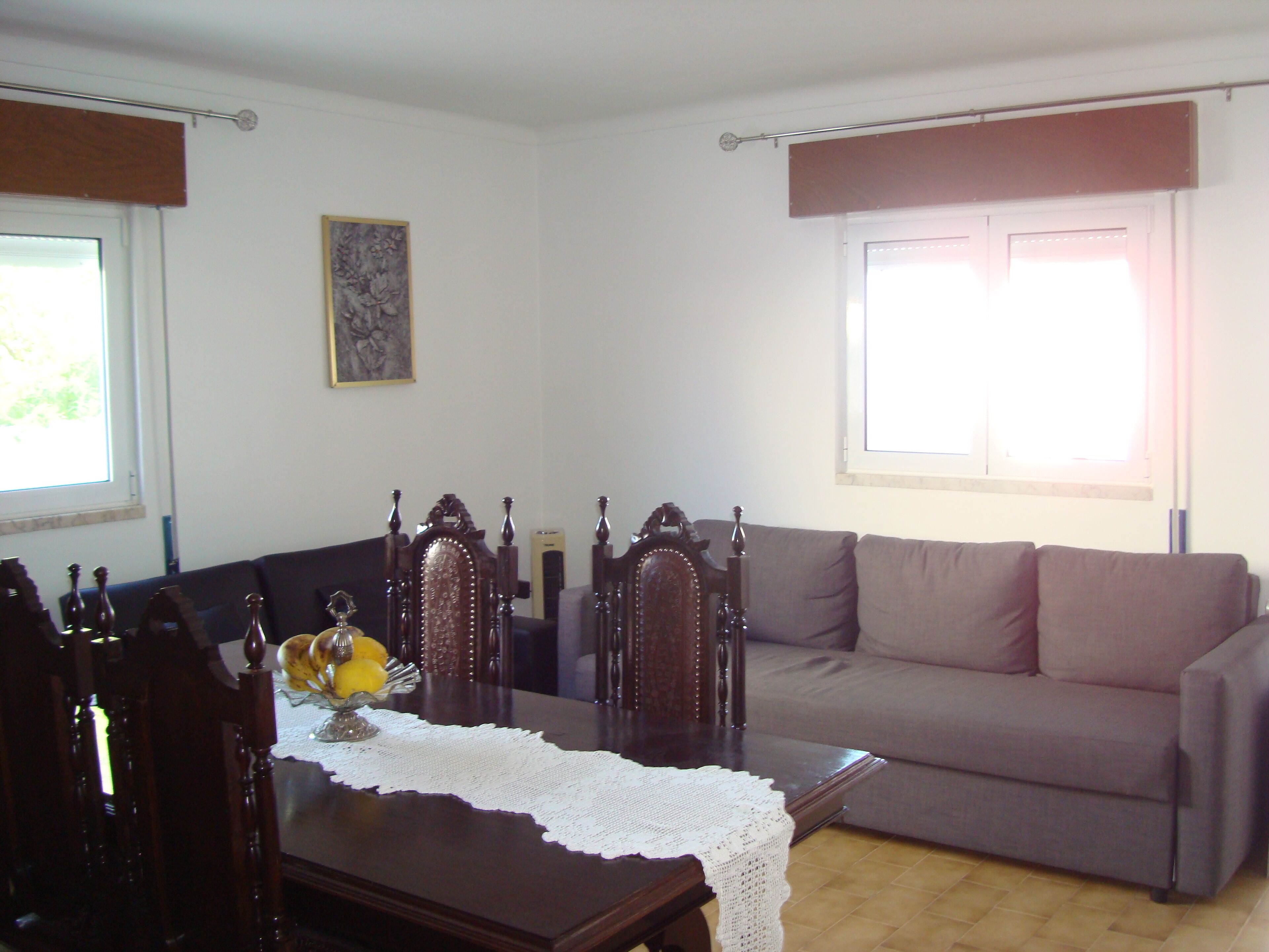 Smart TV, books, stereo