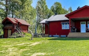 Terrace/patio - Nice home in Grythyttan with lake view (Grythyttan)