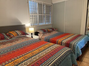 1 chambre, fer et planche Ă repasser, Wi-Fi gratuit, draps fournis