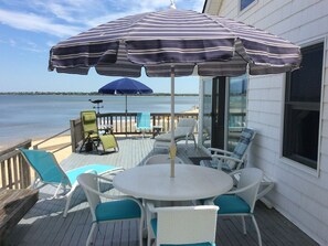 Outdoor dining - PRIVATE BEACH ON NOYAC BAY SAG HARBOR SPECTACULAR. AUGUST THRU LABOR DAY! (Sag Harbor)