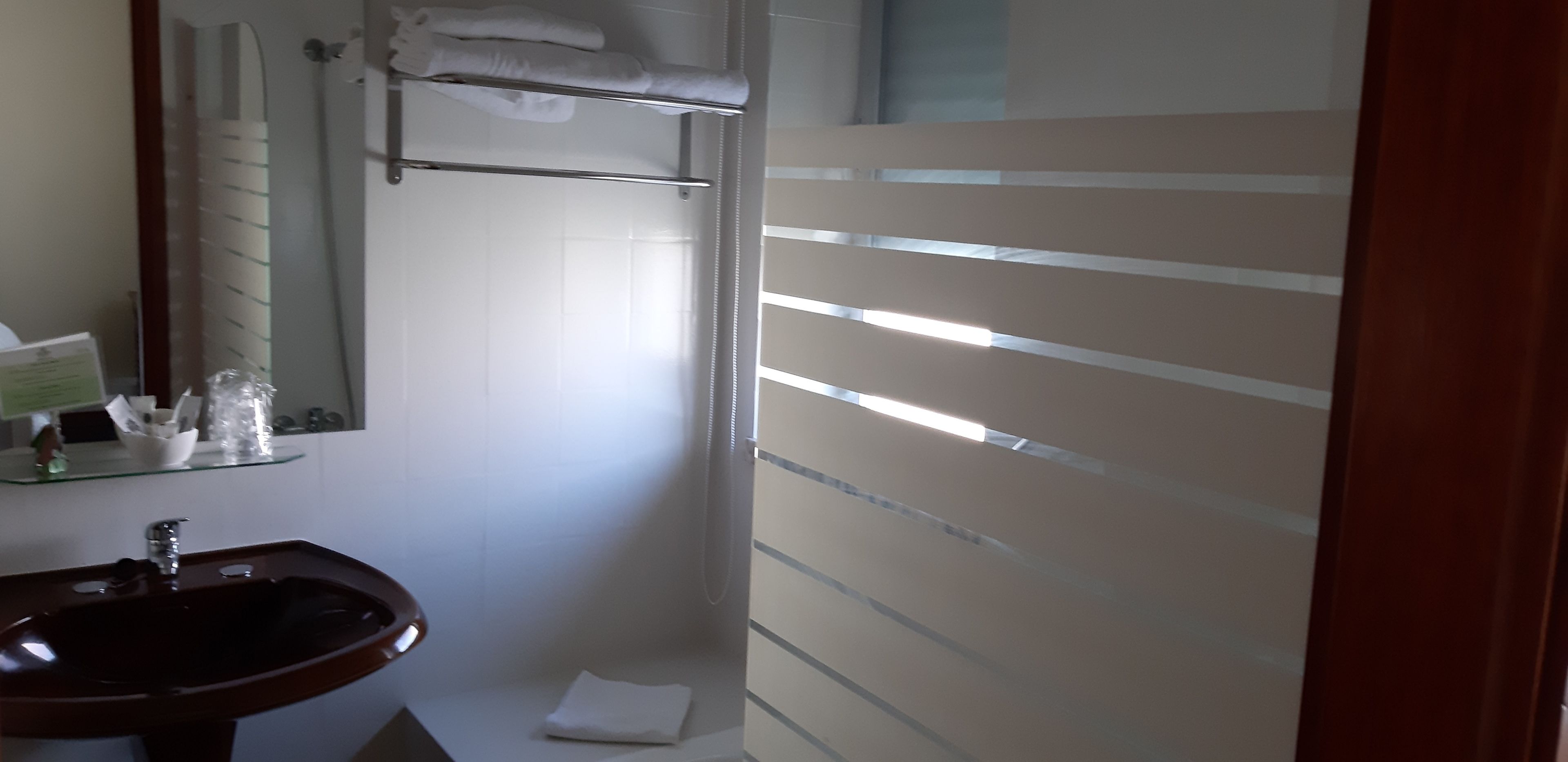 double room, 1 double bed, city view | bathroom | free toiletries, towels