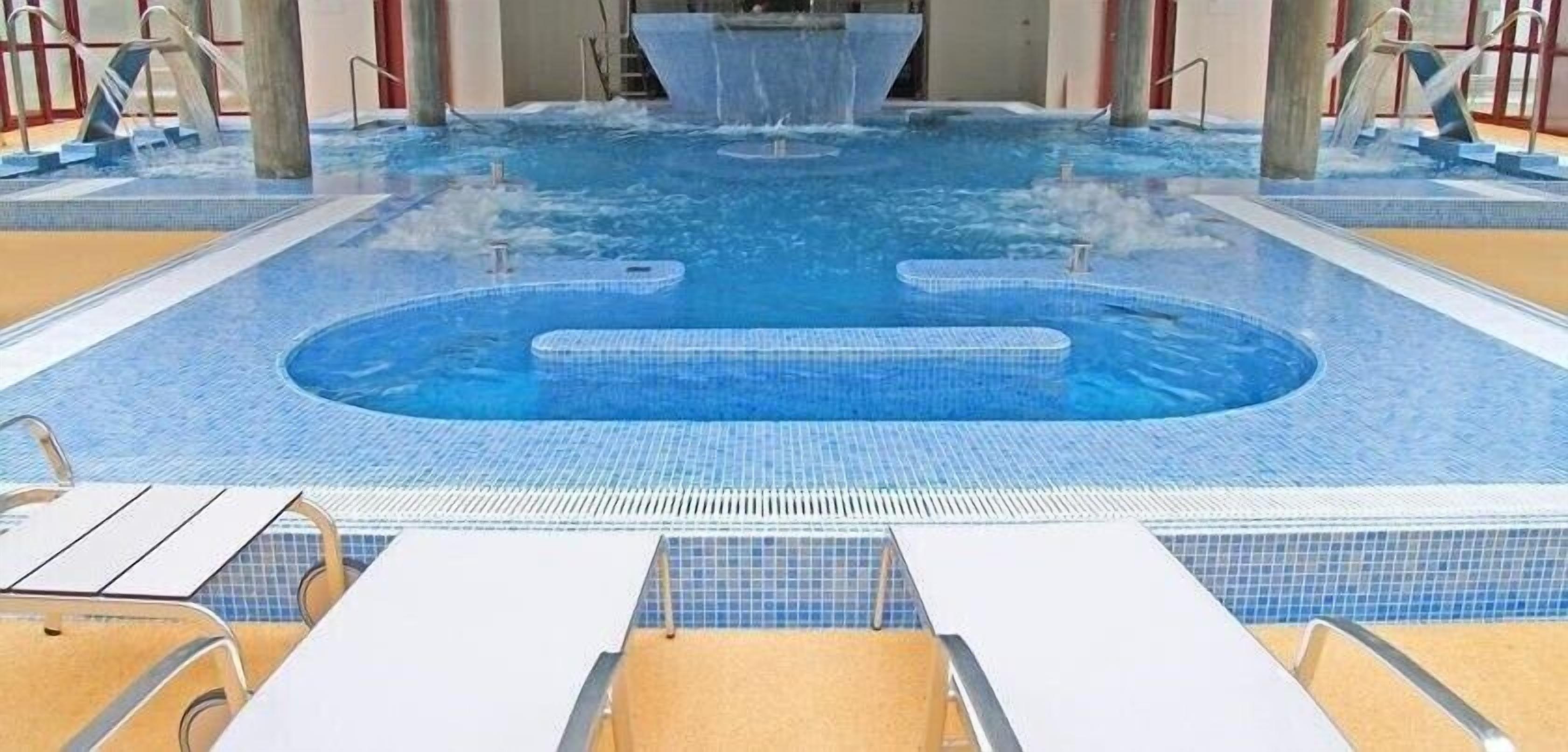 sauna, hot springs/mineral springs, massages