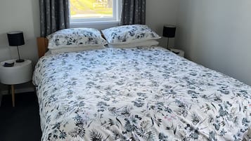 3 bedrooms, iron/ironing board, travel cot, free WiFi
