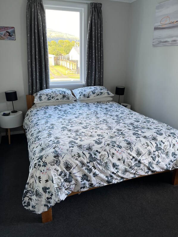 3 عدّة غرف نوم ومكواة/لوح كي وسرير سفر وواي فاي مجانًا