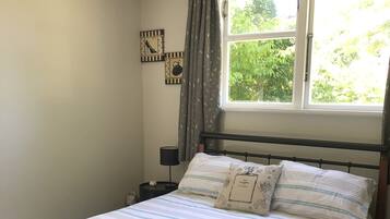 3 bedrooms, iron/ironing board, travel cot, free WiFi