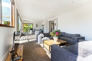 Interior - Karaka Sanctuary (Waiheke Island)
