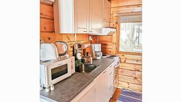 Frigorifero, microonde, pentole/stoviglie/utensili