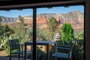 Interior - Eagle Dancer Luxe Studio | Spa, Trails, Stargazing (Sedona)