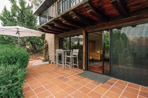 تناول الطعام بالخارج