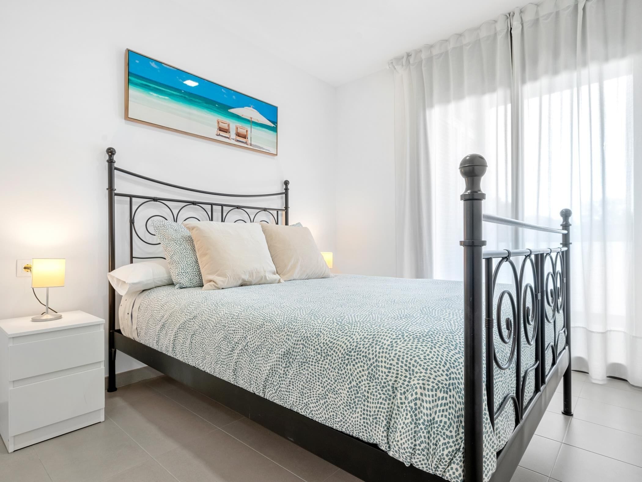 2 bedrooms, iron/ironing board, internet, bed sheets