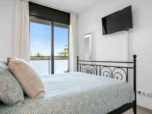 2 dormitorios, tabla de planchar con plancha, Internet y ropa de cama