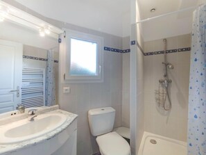 Bathroom - Villa Perdrix by Interhome (Saint Palais sur mer)