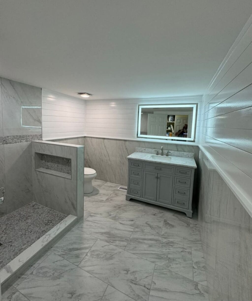 Shower, hair dryer, towels, shampoo