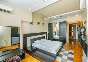 2 عدّة غرف نوم ومكواة/لوح كي وواي فاي