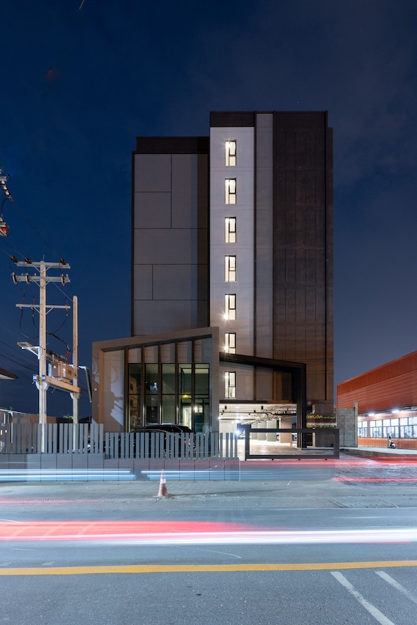 Front of property - evening/night
