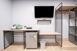 Minibar, desk, free WiFi - Oblique Apartment (Bang Yai)