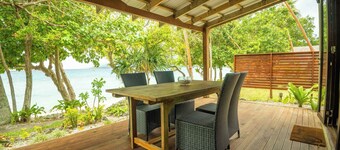 Whispering Palms Beach House - Absolute Beachfront