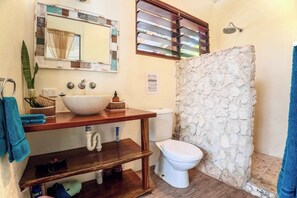 Shower, hair dryer, towels - Whispering Palms Beach House - Absolute Beachfront (Siviri)