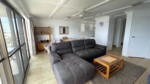 Smart TV, DVD player - Oceanic Apartments Unit 13 Stunning Ocean Views (Kings Beach)