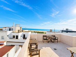Outdoor dining - Apartamento cerca de la playa de Conil (Conil de la Frontera)