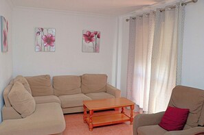 Unclassified image, 3 of 20, button