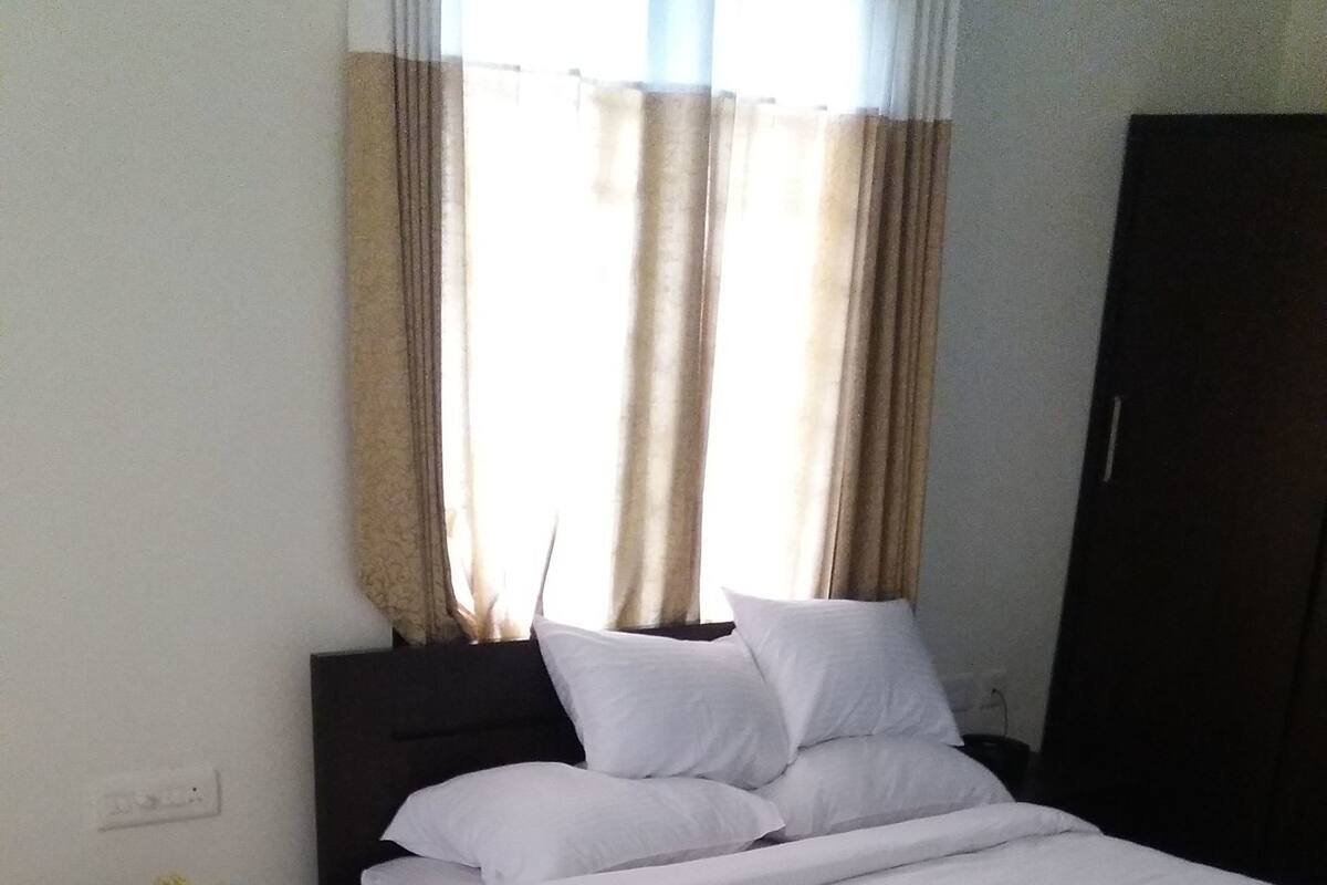 Phòng đôi Executive, 1 giường cỡ king, quang cảnh thung lũng | Màn/rèm cản sáng, phòng cách âm, bàn ủi/dụng cụ ủi quần áo