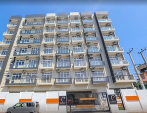 Exterior - Pink Elephant Tourist Apartment Hotel (Mount Lavinia)