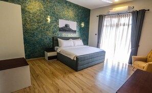 Exklusiv lägenhet - 3 sovrum - icke-rökare - utsikt mot staden | Arbetsyta för laptop, gratis wi-fi och rullstolsanpassning