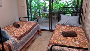 3 bedrooms, desk, iron/ironing board, free WiFi