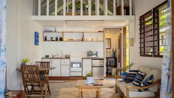 Fernseher, DVD-Player, Arbeitsbereiche