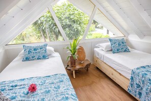 1 bedroom, iron/ironing board, WiFi, bed sheets - Whispering Palms Boat House - Absolute Beachfront (Siviri)