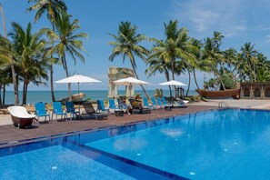 Outdoor pool - Seagate Hotel (Kalutara)